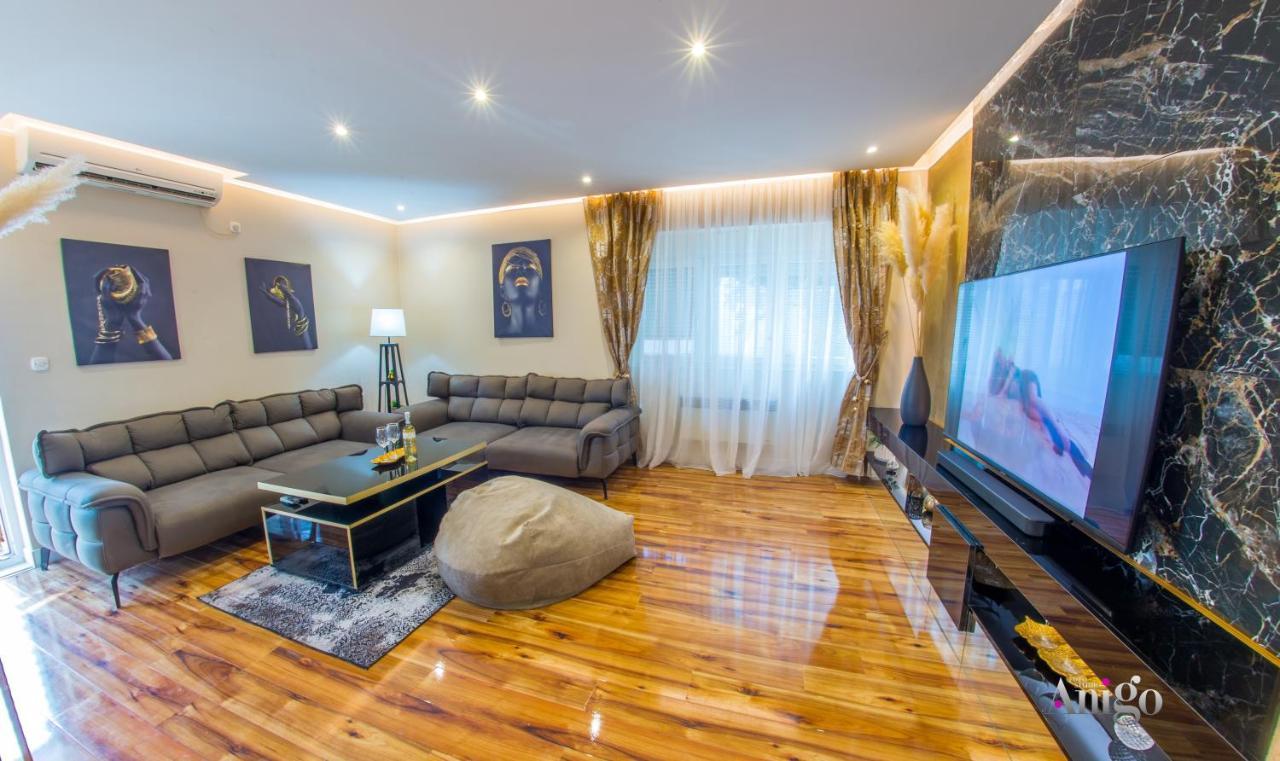 Luxury Apartment Black And Gold モスタル エクステリア 写真