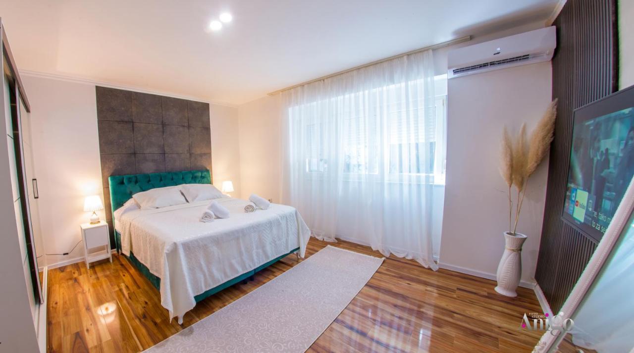 Luxury Apartment Black And Gold モスタル エクステリア 写真