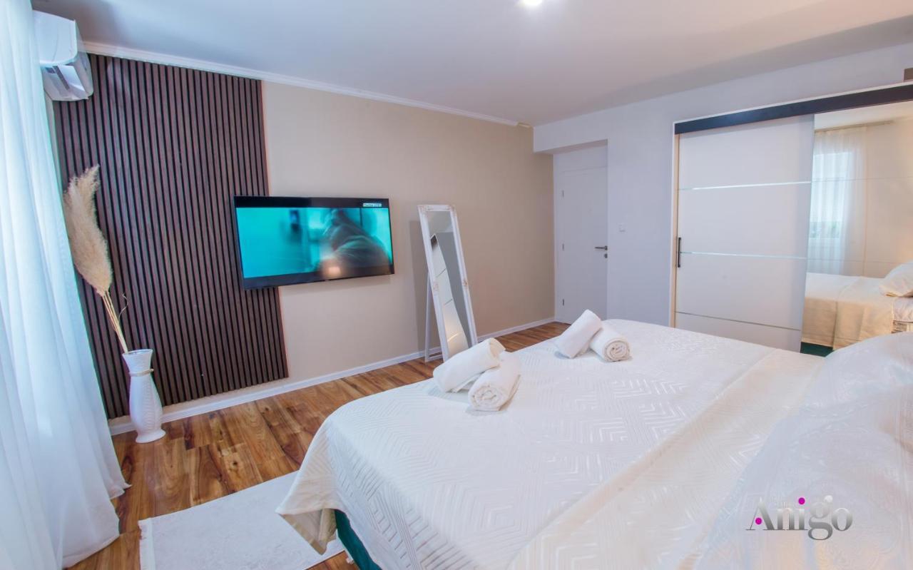 Luxury Apartment Black And Gold モスタル エクステリア 写真