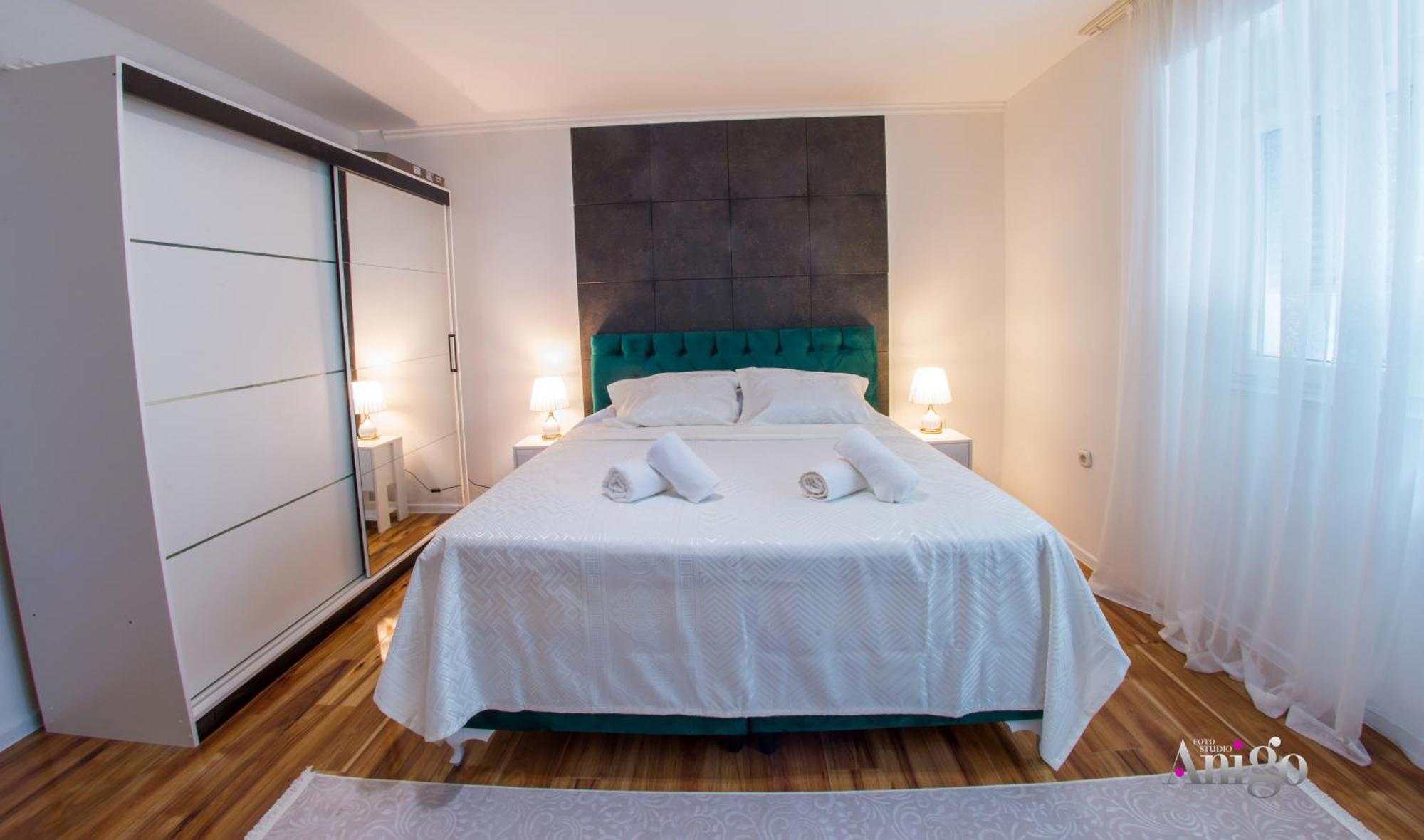 Luxury Apartment Black And Gold モスタル エクステリア 写真